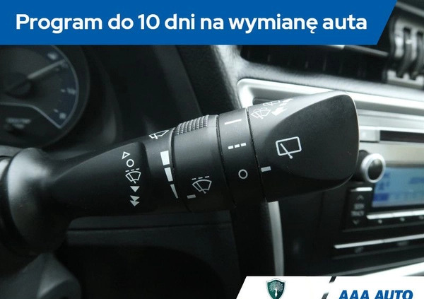 Toyota Auris cena 35000 przebieg: 119117, rok produkcji 2013 z Solec Kujawski małe 211